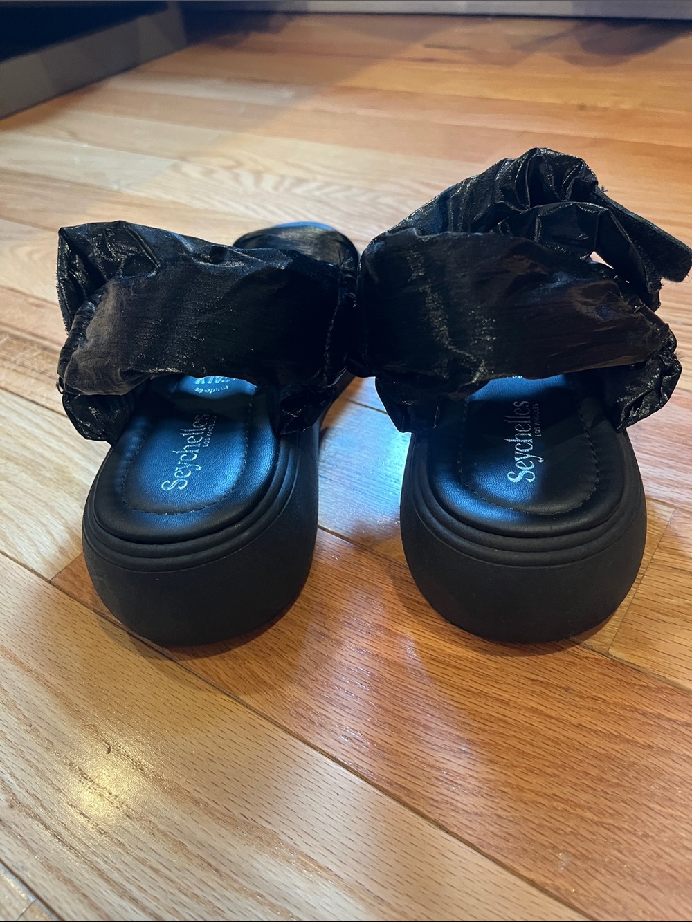 Seychelles Black Knotted Platform Sandals - Picture 3 of 4